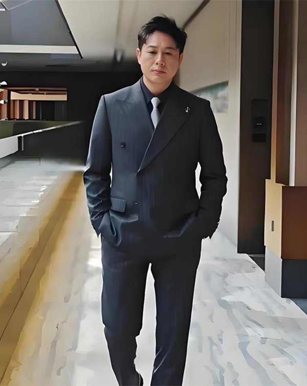 张颂文